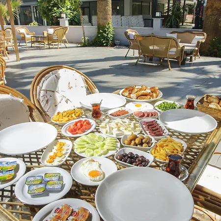 Mutlu Aparthotel