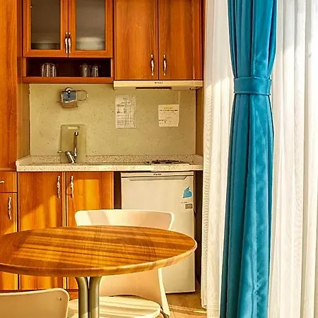 Mutlu Aparthotel 3*