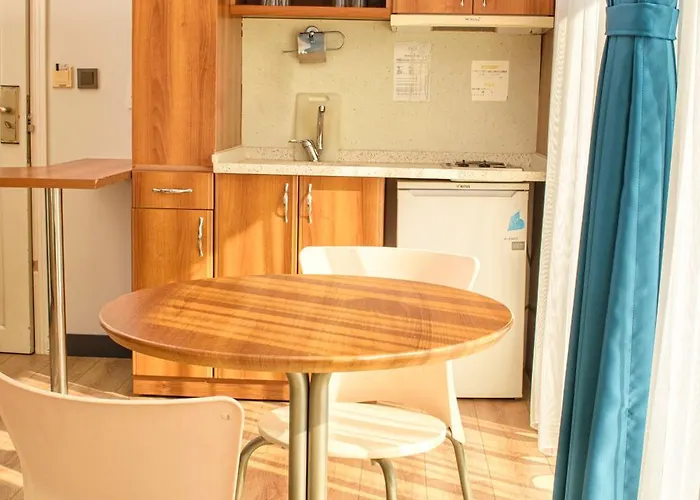 Mutlu מלון דירות